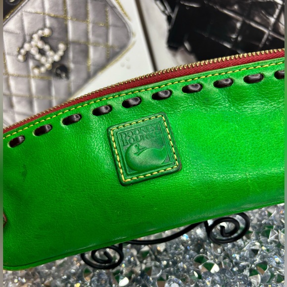 Dooney & Bourke RARE Florentine leather cosmetic case GUC - Picture 3 of 13